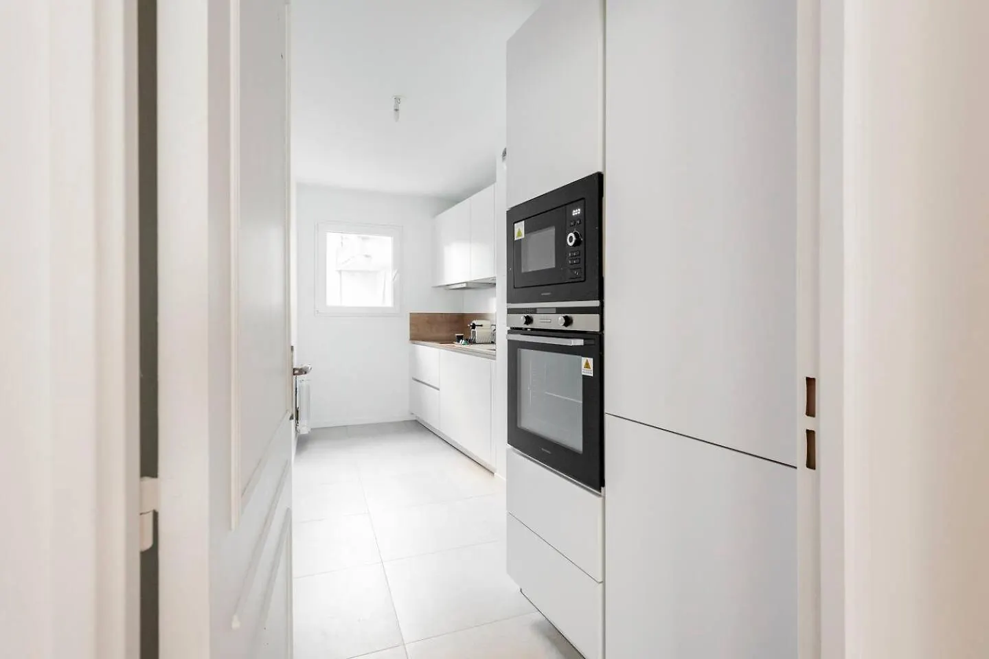 3 Bedroom Flat Close Montmartre Apartment Paris