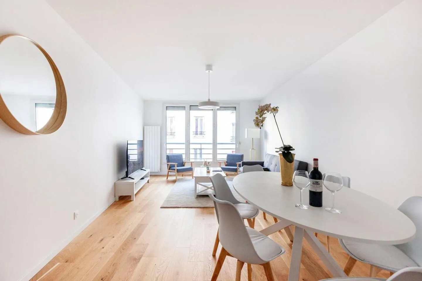 3 Bedroom Flat Close Montmartre Apartment *