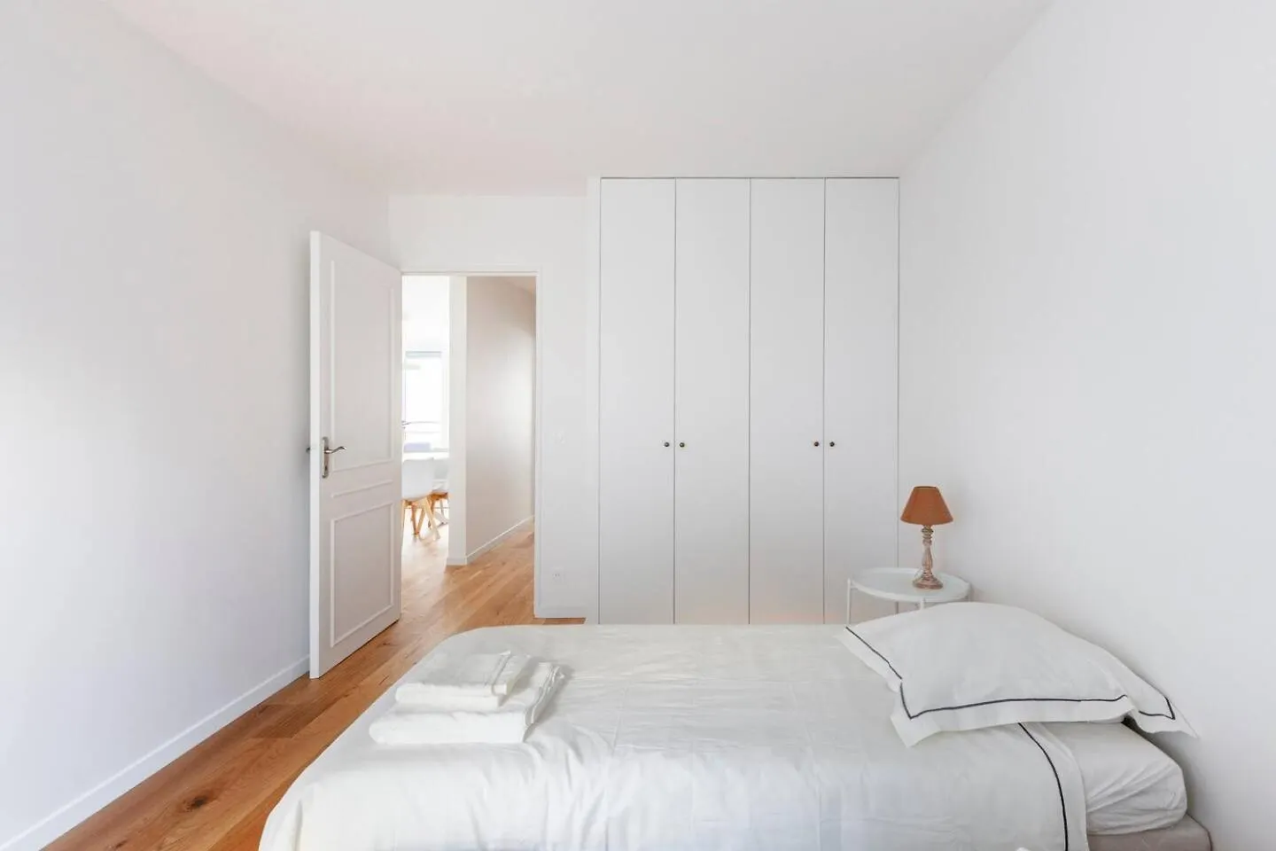 3 Bedroom Flat Close Montmartre Parijs